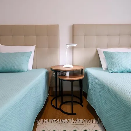 Casas Com Amoras In Serra Da Pescaria