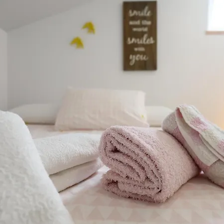 Casas Com Amoras In Serra Da Pescaria Vakantiehuis Famalicão